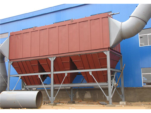 雕刻廠學校在操練